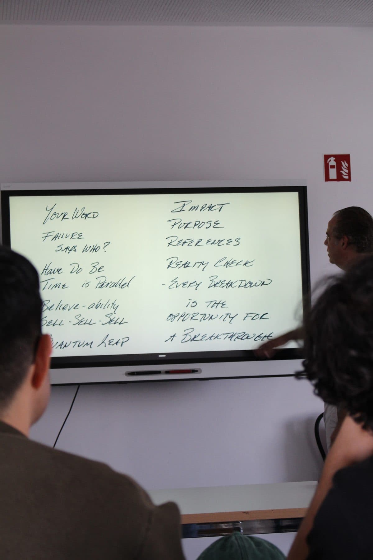 An eLab session with a speaker's notes on the screen