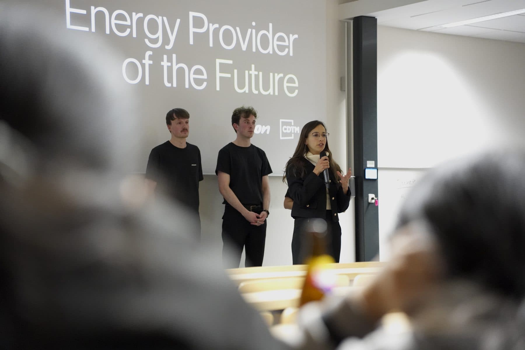 An MPD team presenting its product to the class